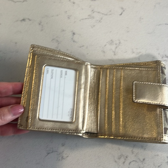 Coach wallet brown with gold leather EUC - Picture 3 of 11